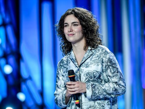 Selvaggia Lucarelli sposa lo sfogo di Madame: "Basta fan rompiscatole". Ma la cantante si è scusata