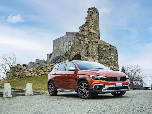 La Fiat Tipo Cross apre al Suv