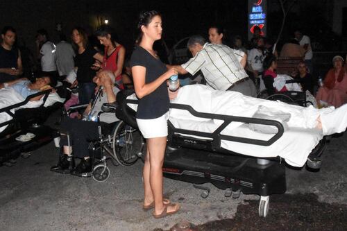 Terremoto tra Grecia e Turchia, morti due turisti a Kos. Mini-tsunami a Bodrum