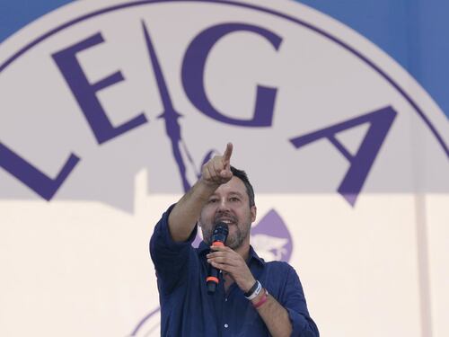 Pontida, Salvini: "Al governo 5 anni". E promette lo stop al canone Rai