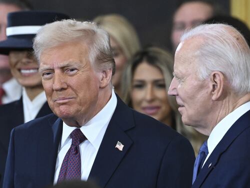 Chiesa, il vescovo anti-woke: “Con Biden vietato pregare. Con Trump tornano i principi cristiani”