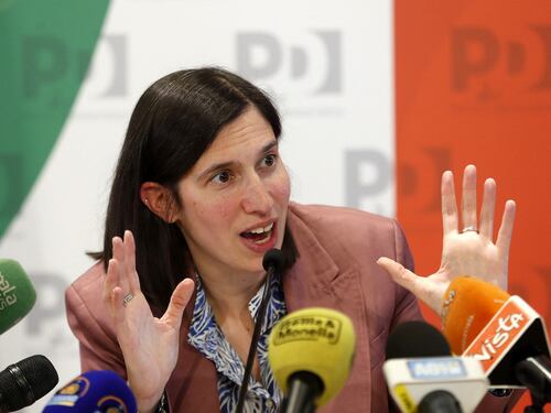 Elly Schlein, lo sfogo coi suoi: "Non statemi addosso". Pd allo sbando