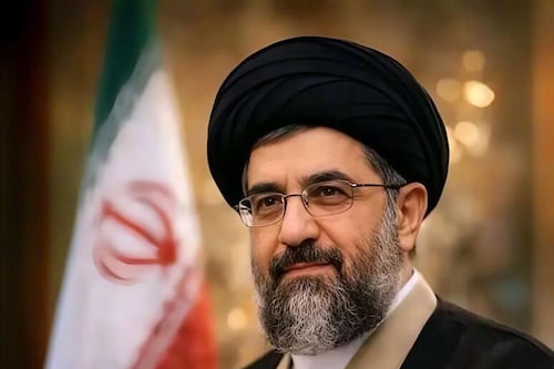 Iran, alberghi in Spagna, palazzi a Londra e il conto in Svizzera. Ecco il tesoro di Mojtaba Khamenei