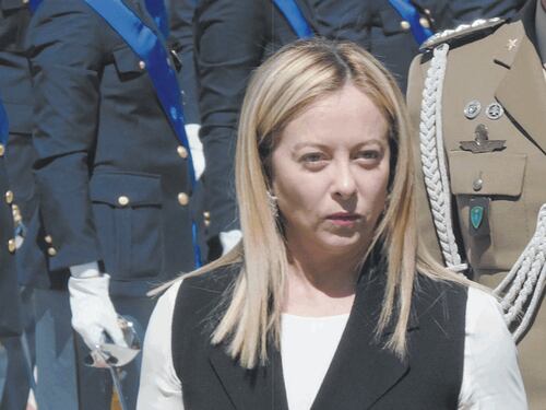 Giorgia Meloni: prima di pensare ai migranti diamo più lavoro alle donne