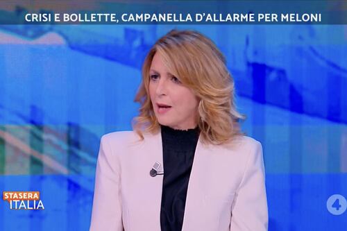Lezzi si scatena sulle promesse di Meloni: "Subito i soldi sui conti correnti"