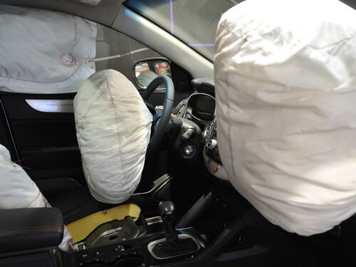 Gli airbag non funzionano. Toyota e Honda richiamano 6 milioni di auto