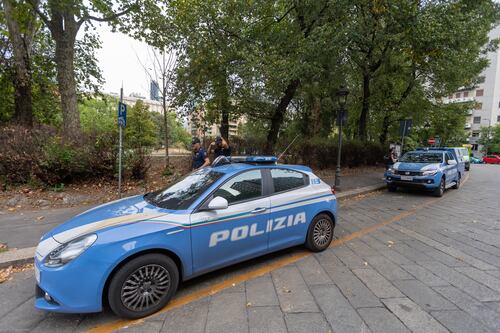 Ragazzina di 13 anni scrive tema sugli abusi del padre e lo fa arrestare