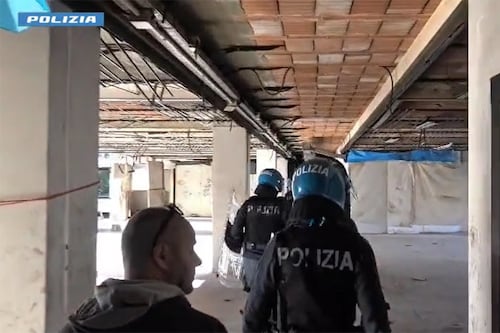 Choc a Roma, sequestrata per tre giorni e violentata. Cinque arrestati