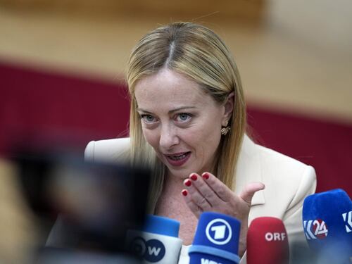Giorgia Meloni stoccata a Elly Schlein: lei pensi a Cuba e Venezuela