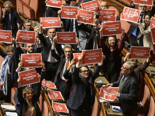 Manovra: siparietto in Commissione, dem manda audio Meloni