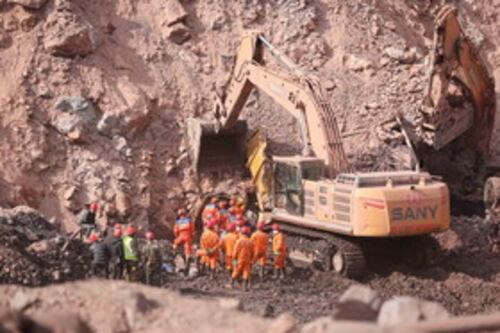 Cina, esplosione in una miniera di carbone: 90 morti e 247 operai intrappolati