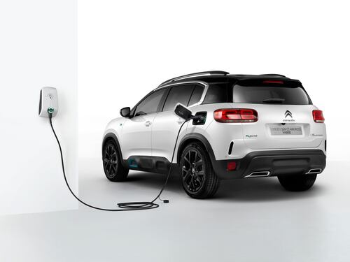 Citroen C5 Aircross Hybrid, si ricarica in due ore