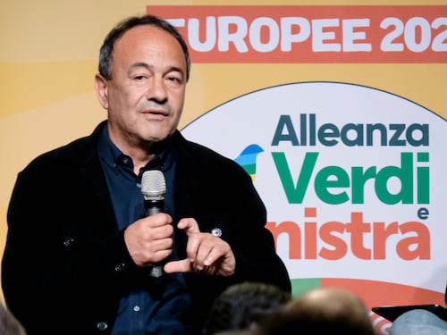 Migranti, così le toghe rosse aiutavano Lucano a bloccare le accuse: l’intercettazione