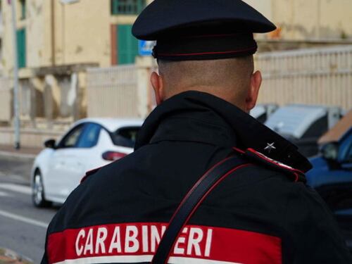 Ostia, si affrontano due bande di nordafricani: paura, coltelli e feriti