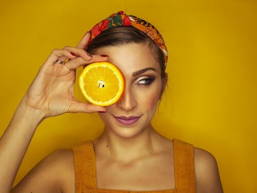 Pelle rovinata dopo l'estate? Ci pensa la vitamina C