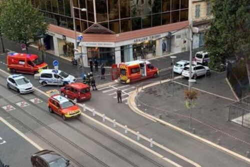 Terrore a Nizza: la donna decapitata col coltello al grido "Allah Akbar"