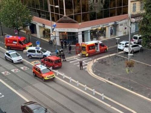 Terrore a Nizza: la donna decapitata col coltello al grido "Allah Akbar"