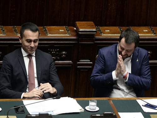 Salvini e Di Maio litigano pure sul deficit. E lo spread schizza e sfiora i 290