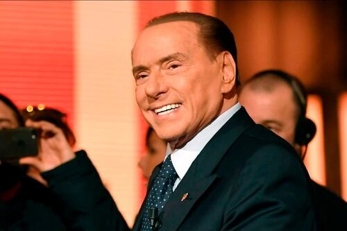 Berlusconi: "I migranti bomba sociale. Via in 600 mila"