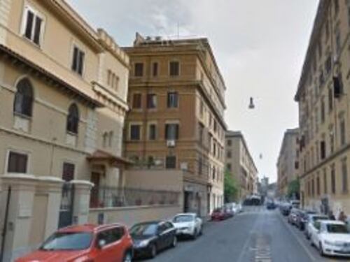 Crepe in un palazzo a Roma, 20 famiglie evacuate nella notte