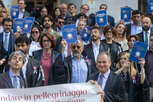 Giustizia, il conflitto d’interessi dei giudici dell’Anm sui finanziamenti al comitato del “No”