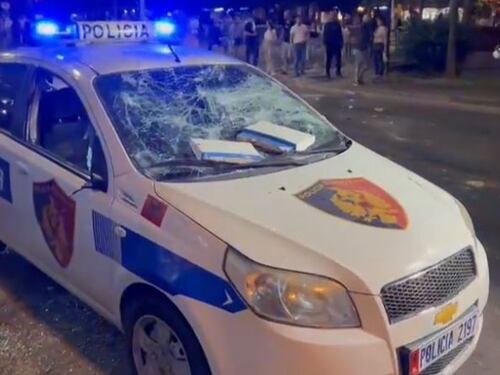 Olandesi scatenati a Tirana: feriti anche due romanisti e sette poliziotti. Uno è grave