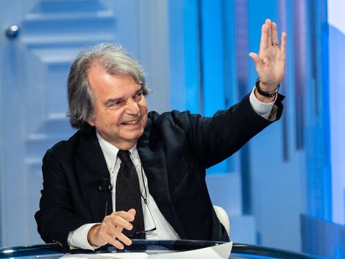 Arrivano i soldi agli statali. Aumenti di stipendio di 105 euro al mese e arretrati per circa 1.800 euro