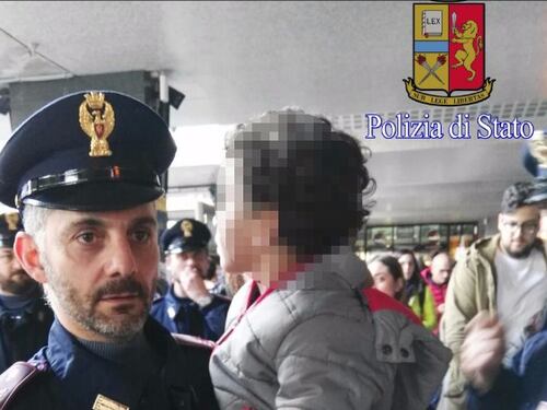 Bimbo sparisce tra la folla a Termini, trovato dalla polizia
