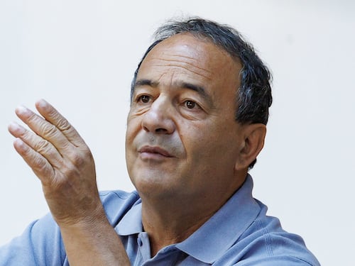 Riace, finalmente Mimmo Lucano è decaduto. I giudici: “Condotta criminosa”