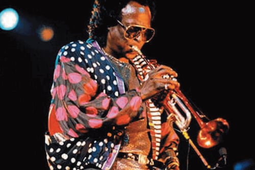 Eterno pioniere del jazz: cento volte Miles Davis