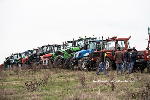 Protesta agricoltori, i trattori alle porte di Roma: il presidio su via Nomentana
