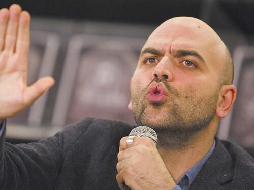 Ultimo senza scorta. E Saviano "rischia" facendo tutto da solo