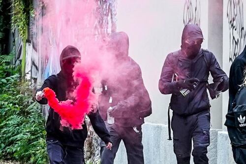 Remigrazione a Bolzano, scatta il contro-corteo Antifa: "Via i neonazisti"
