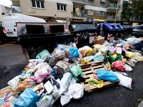 Caos immondizia, Roma discarica a cielo aperto