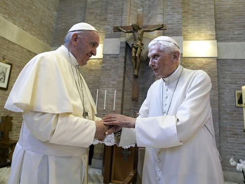 Il libro di Monsignor Georg Ganswein: così Benedetto XVI evitò lo scontro tra Papi