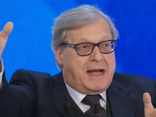 Sgarbi all'assalto: "I migranti? Il Papa li ospiti in Vaticano"
