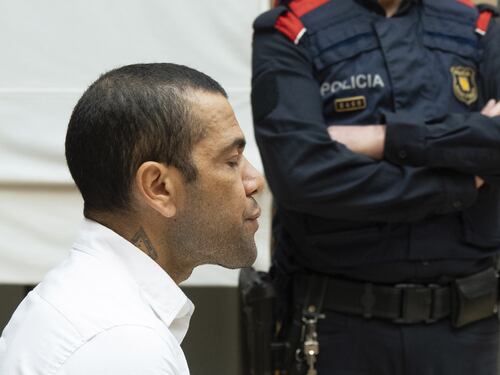 Dani Alves, condanna per violenza sessuale: quattro anni e sei mesi di carcere