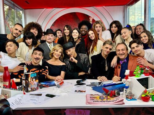 Fiorello scatenato, politica da X Factor: "Meloni come Morgan"