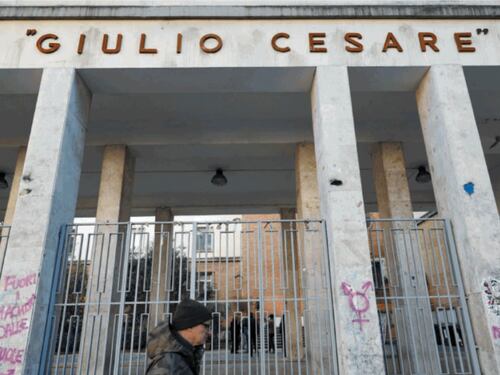 "Lista degli stupri" al Giulio Cesare, al vaglio la posizione di uno studente ma è caccia agli istigatori