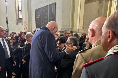 Crosetto: "Nome di chi è morto per la patria scritto nella roccia"