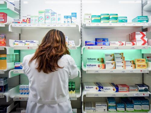 Un anziano su 4 compra le medicine di tasca propria