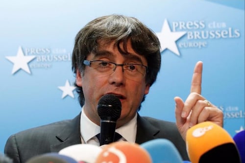 Catalogna, Puigdemont non andrà davanti ai giudici di Madrid