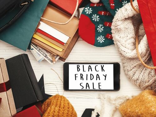 CONSUMI, ANCHE PER GLI ITALIANI E' "FEBBRE" DA BLACK FRIDAY