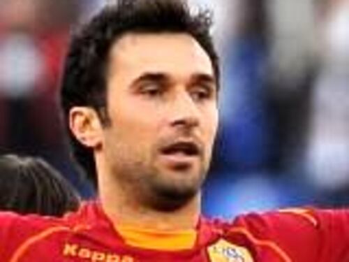 Vucinic si opera al ginocchio: fuori 15 giorni