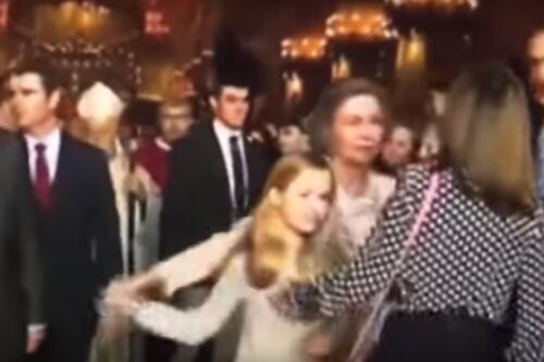 Sgarbi tra regine: ecco cosa ha fatto Letizia di Spagna alla suocera Sofia (video)