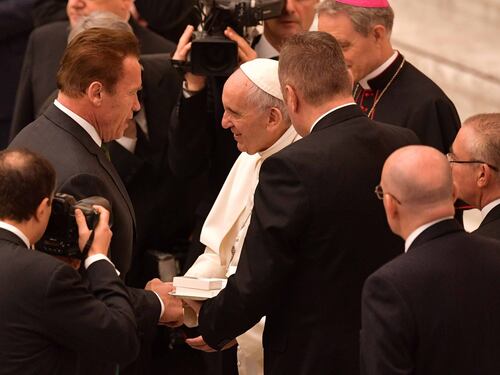 Sorpresa in Vaticano: Schwarzenegger in udienza da Papa Francesco