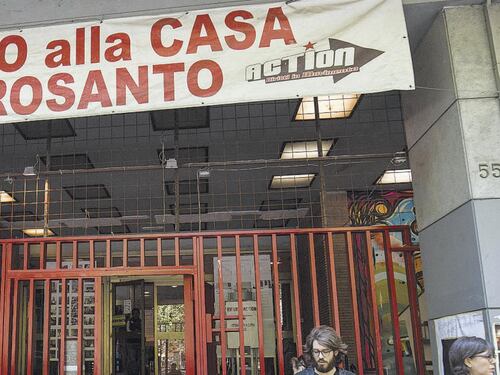 Il Pd dà l'aiutino agli okkupanti
