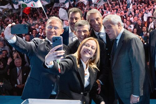 Meloni lancia Cirielli e difende la manovra: "Abbiamo risollevato l'Italia"
