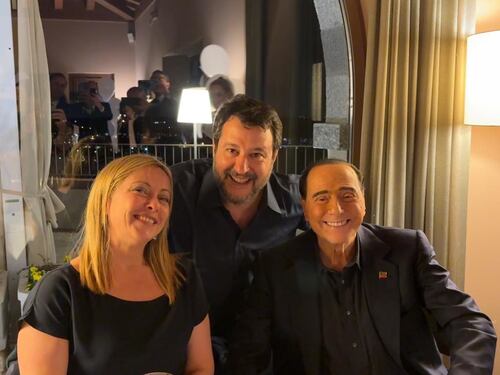 Giorgia Meloni e Salvini in festa: "Gliele hanno cantate". Sinistra muta