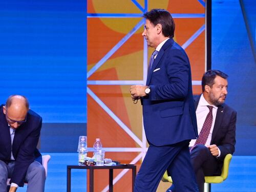 Il gelo di Mattarella, non ha voluto vedere i leader: "Parlate con Draghi". Retroscena Quirinale